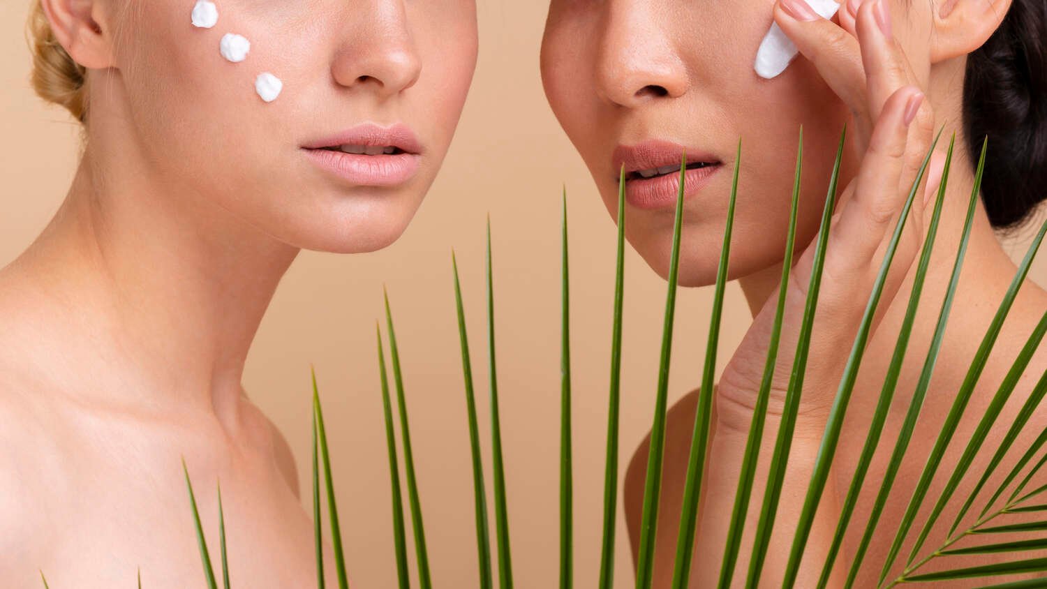 皮肤药妆学课程 - 模特涂抹专业皮肤药妆霜展示护肤效果与使用方法 - ISEIE中国